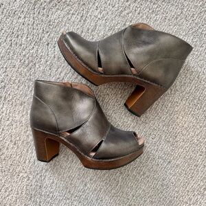 Dansko - Delphina Booties - Metallic Aged Bronze - Size 38